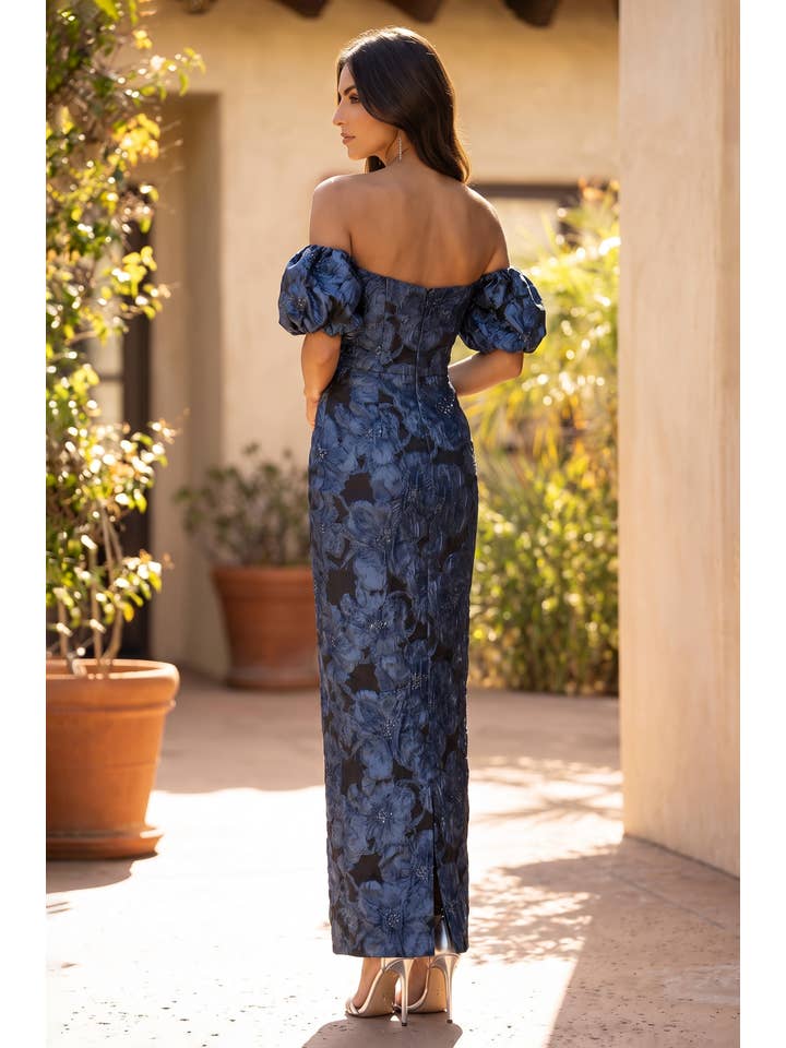 Robe Longue en Jacquard Floral à Épaules Dénudées et Manches Bouffantes