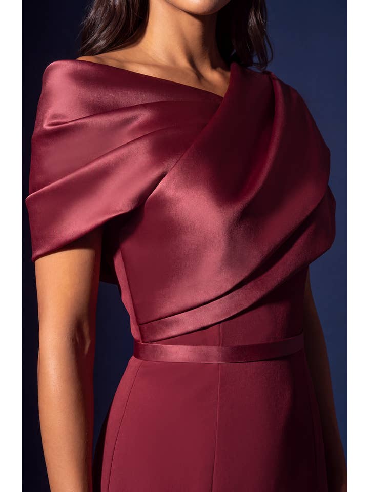 Robe de Soirée Sirène en Satin Drapé à Épaules Dénudées