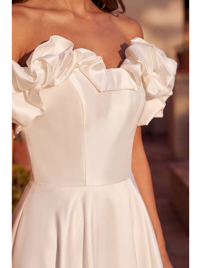 Robe de Bal Longue en Satin à Volants et Épaules Dénudées
