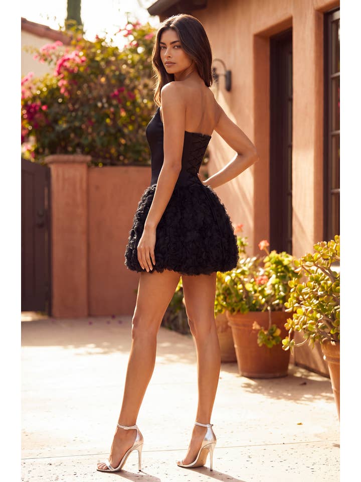 Robe De Cocktail Corset Sculptée Avec Bulle Texturée